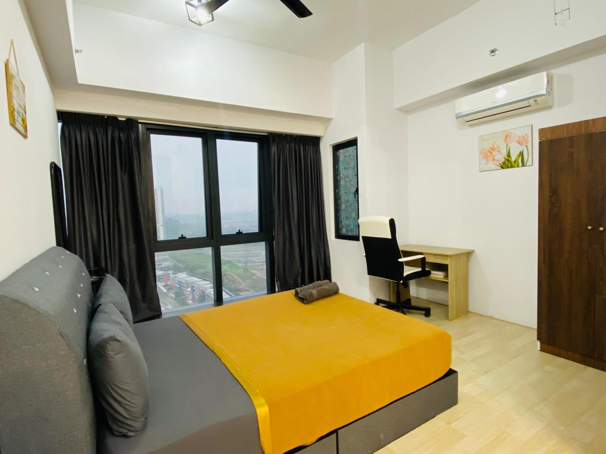 311 Aurora Revo Apartment